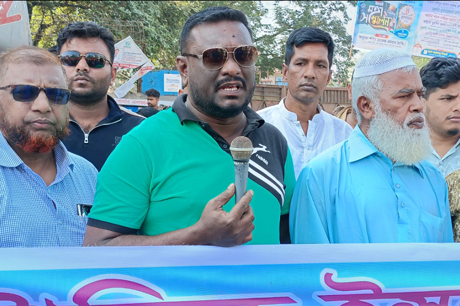 ব্রাহ্মণবাড়িয়ায় ৭ দফা দাবীতে মালিক শ্রমিক ঐক্য পরিষদের মানববন্ধন