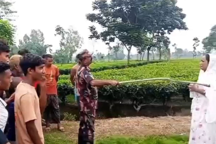 ৩ ভারতীয়কে পুশইনের চেষ্টা রুখে দিলো বিজিবি ও জনতা