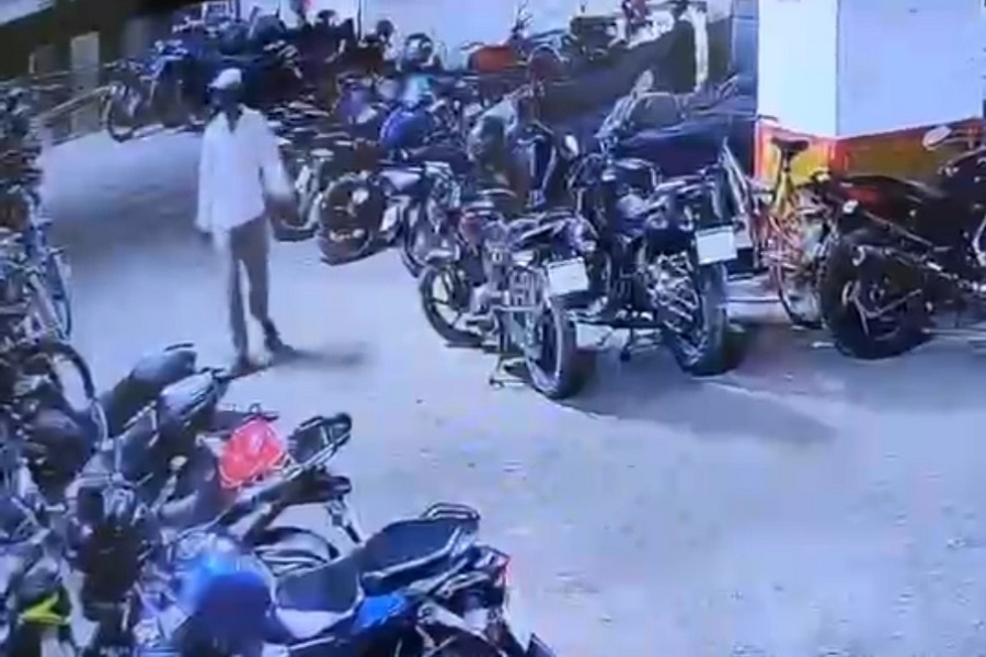 জবির গ্যারেজ থেকে শিক্ষার্থীর সাইকেল চুরি