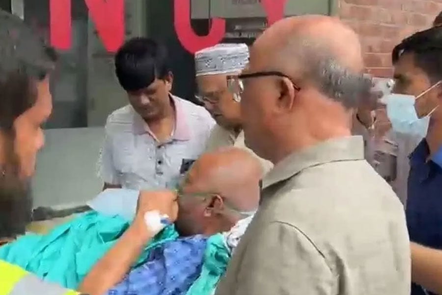 ডা. পাভেলকে ঢাকায় স্থানান্তর