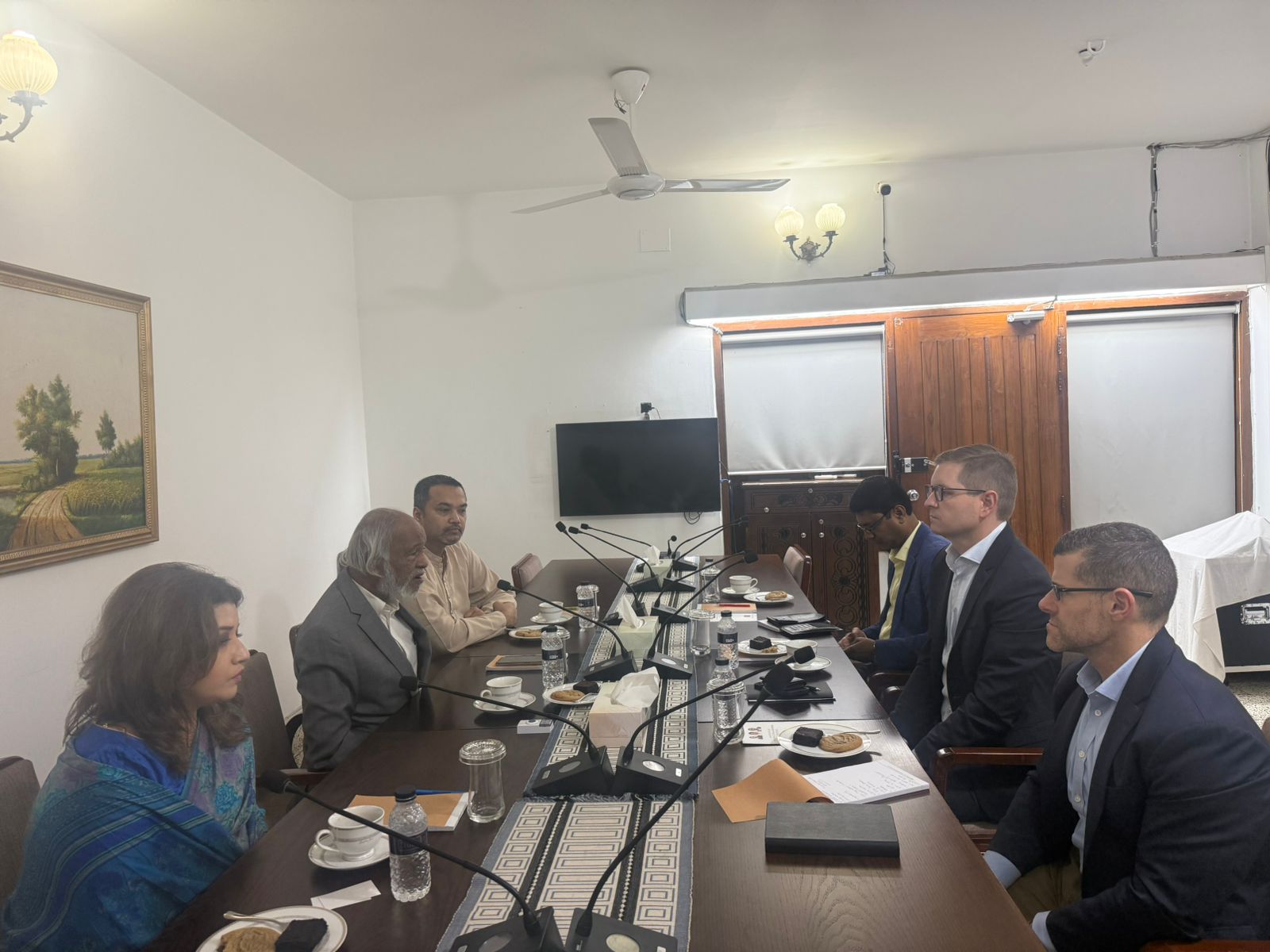 আইআরআই প্রতিনিধির সঙ্গে বিএনপির বৈঠক