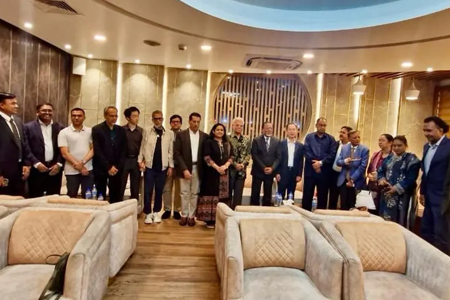 চীন সরকারের আমন্ত্রণে বেইজিংয়ে গেলেন বিএনপির প্রতিনিধি দল