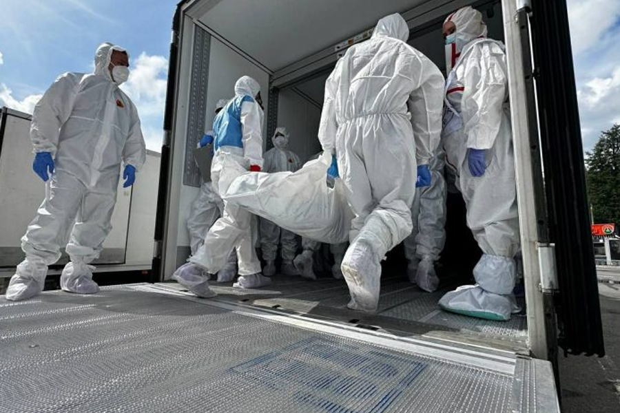 রাশিয়া ফেরত দিল ১ হাজার ইউক্রেনীয় সেনার মৃতদেহ