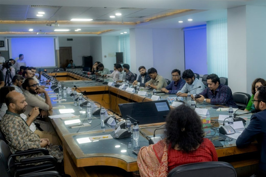 জুলাই গণহত্যায় আ.লীগের বিচার চেয়ে গোলটেবিল বৈঠক