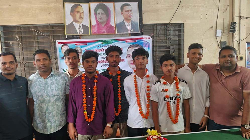 এনসিপির চার নেতা ছাত্রদলে যোগ দিলেন