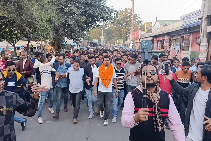 ছাত্রনেতা মেহেদী হাসান রনির বহিষ্কার আদেশ প্রত্যাহারে আনন্দ মিছিল