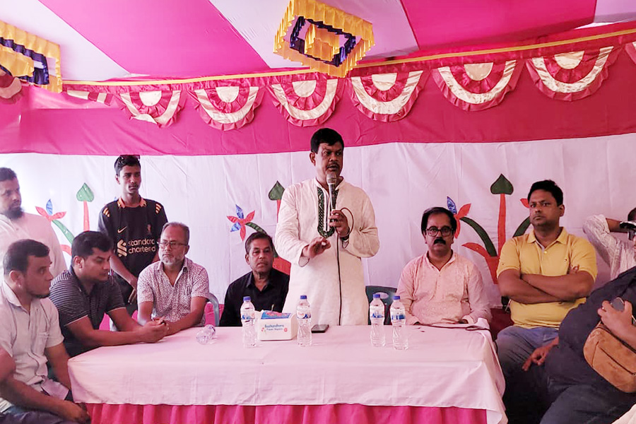 মন্দিরে তারেক রহমানের অনুদান পৌছে দিলেন রহমাতুল্লাহ