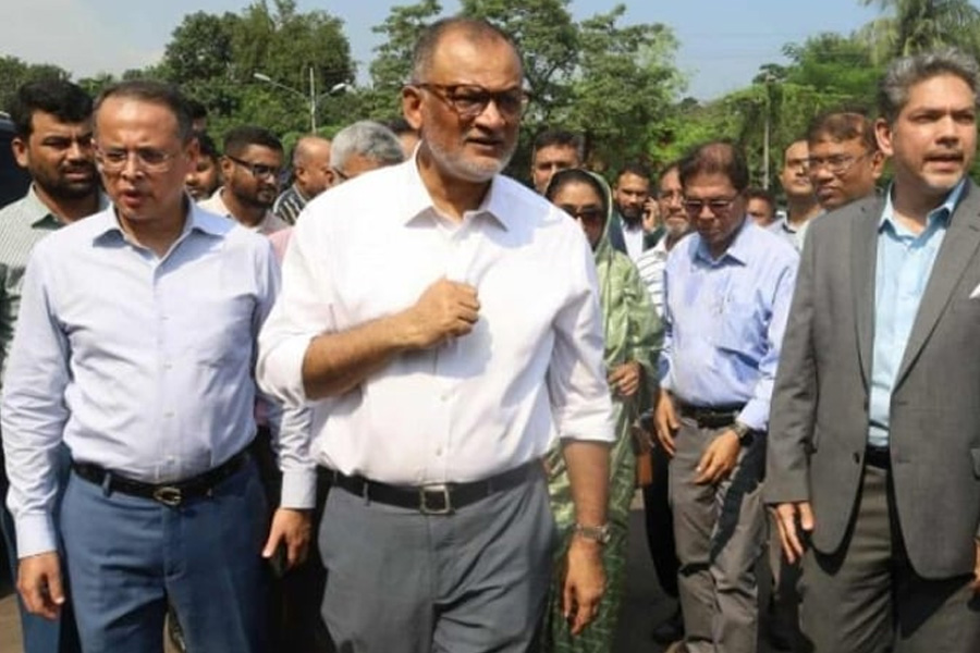 ৩ দিন অতিরিক্ত ফ্লাইটের চার্জ মওকুফ : বাণিজ্য উপদেষ্টা