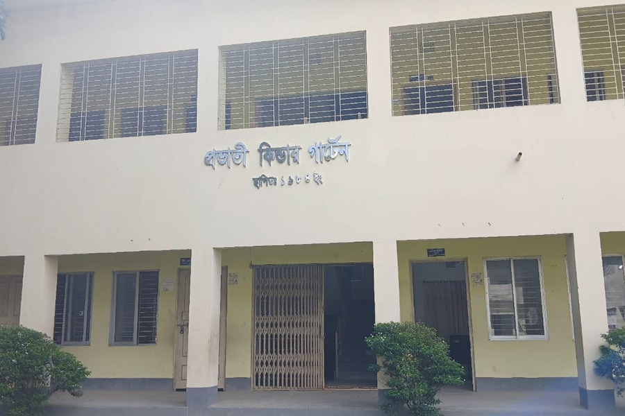 শিবচরে শিক্ষকের বিরুদ্ধে ছাত্রী শ্লীলতাহানির অভিযোগ