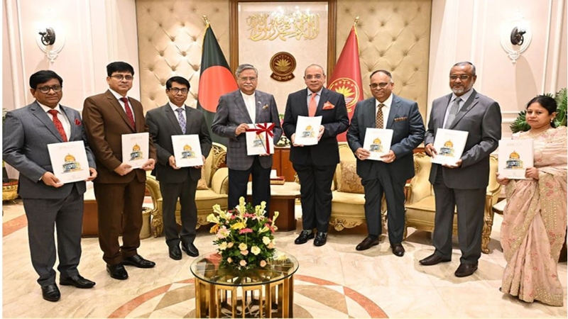 রাষ্ট্রপতির কাছে বার্ষিক প্রতিবেদন দিলেন প্রধান বিচারপতি