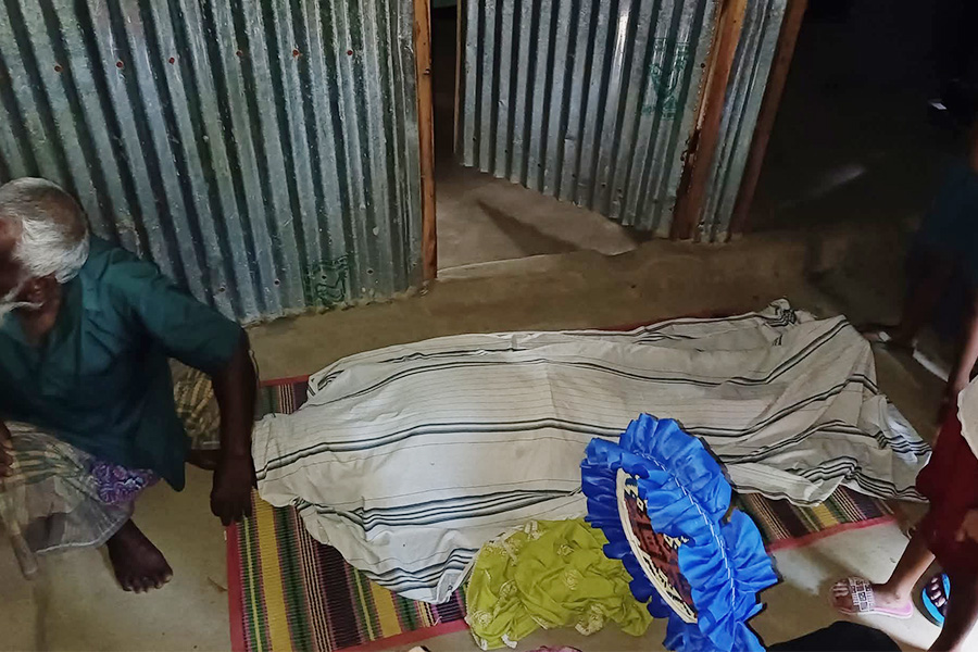 স্ত্রীর ডিভোর্স লেটার পেয়ে স্বামীর আত্মহত্যা