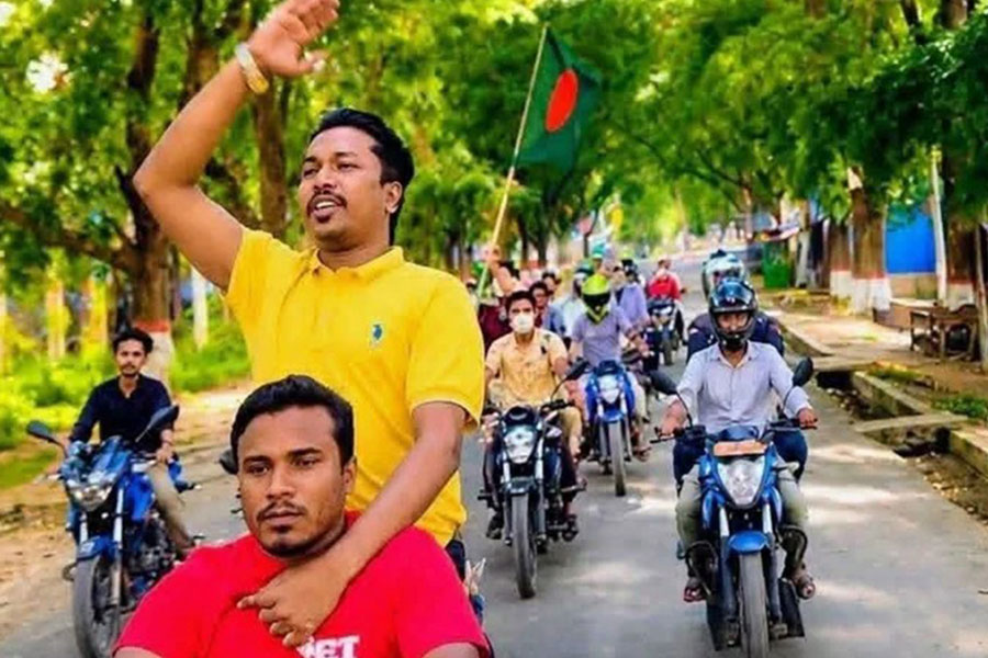 চবিতে নিষিদ্ধ ছাত্রলীগের শোডাউন, ভিডিও ভাইরাল