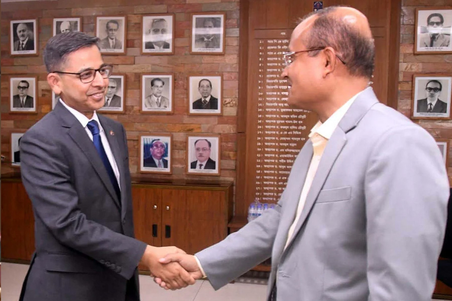 ঢাকা বিশ্ববিদ্যালয় পরিদর্শনে ভারতীয় হাইকমিশনার