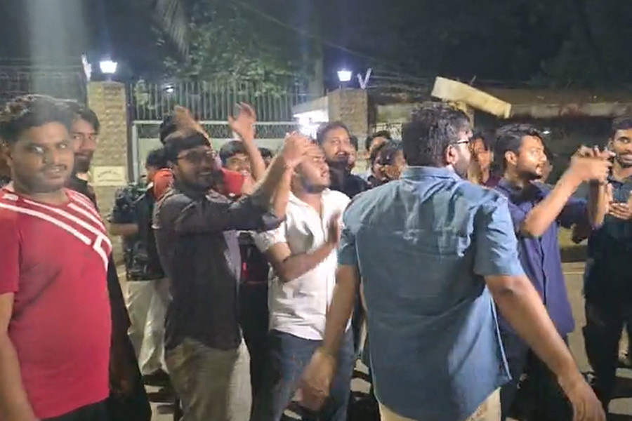 ভিসি স্যার জানেন নাকি, নীলক্ষেতের নায়ক আপনি’