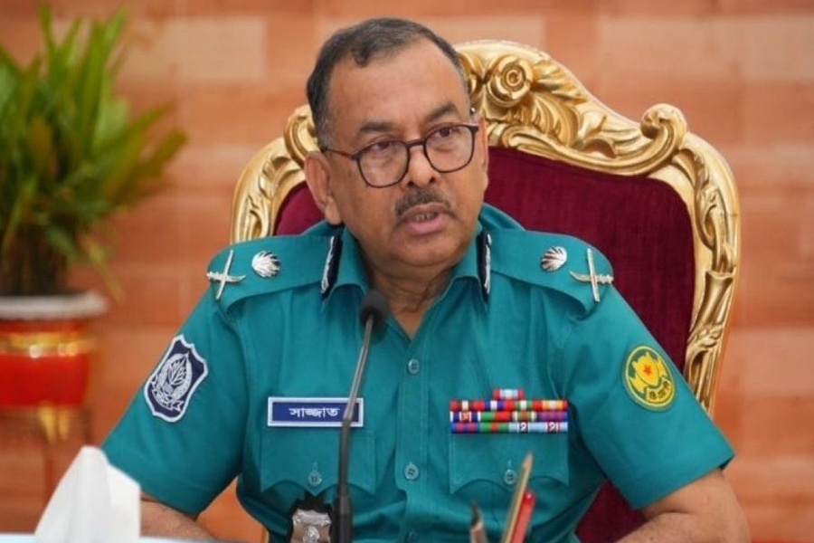 নৈরাজ্যকারীদের গুলির নির্দেশ ডিএমপি কমিশনারের