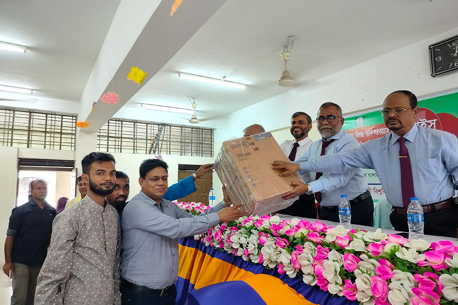 ইবিতে বিশুদ্ধ পানি সরবরাহে ডিভাইস বিতরণ
