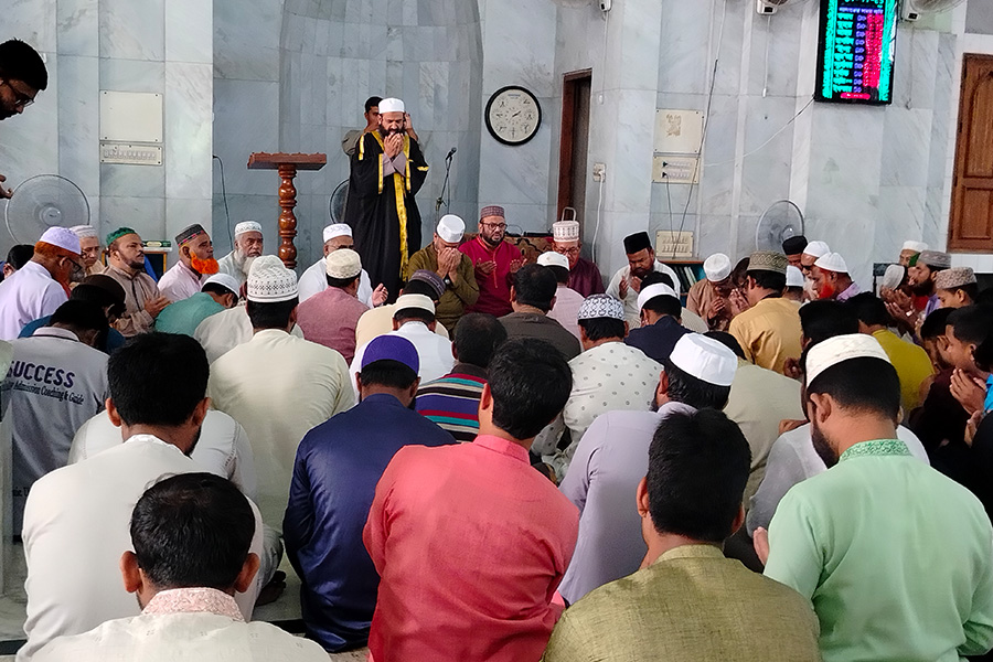 ইবি'র অধ্যাপক ড. ইয়াহিয়ার রহমানের রুহের মাহফিরাতে দোয়া মাহফিল