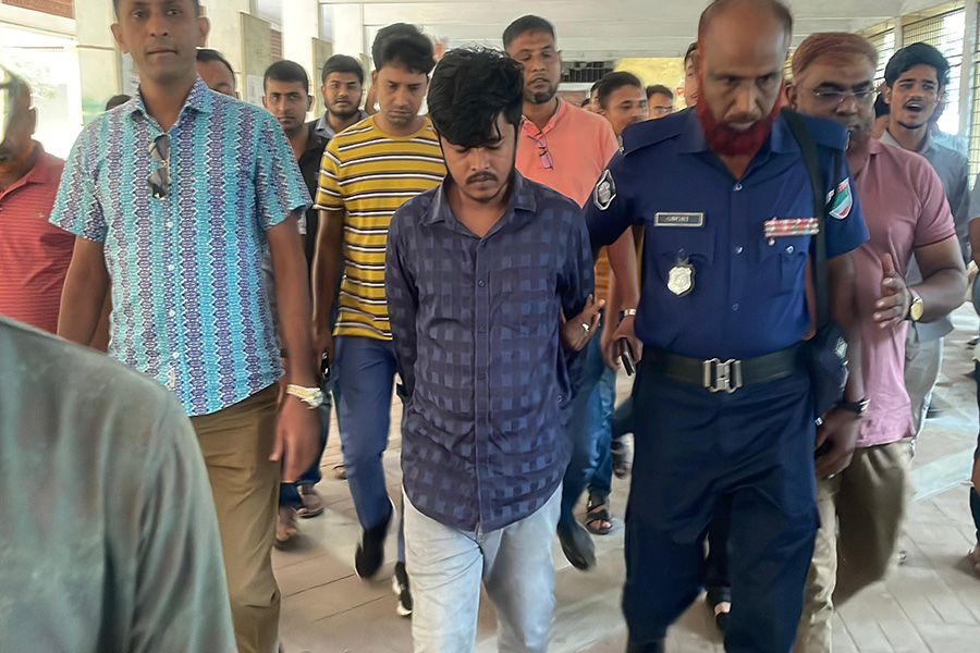 ইসলামী বিশ্ববিদ্যালয়ে ছাত্রলীগের নেতা গ্রেপ্তার