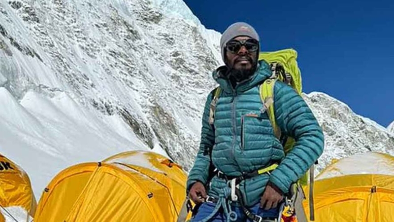 এভারেস্ট জয় করলেন শাকিল