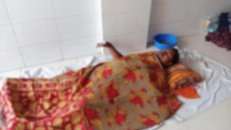 বটি দিয়ে ঘুমন্ত স্বামীর গোপনাঙ্গে কোপালেন স্ত্রী