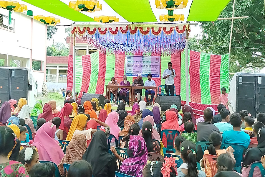 ফুলবাড়ীতে বাল্যবিবাহ প্রতিরোধে অভিভাবক সমাবেশ অনুষ্ঠিত
