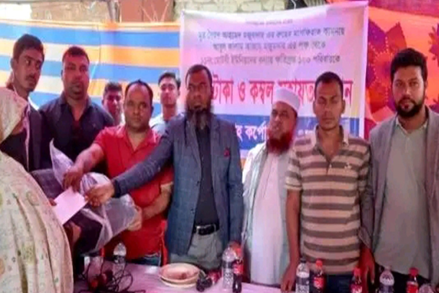 অসহায় মানুষের পাশে বিএনপি নেতা আবুল কালাম আজাদ