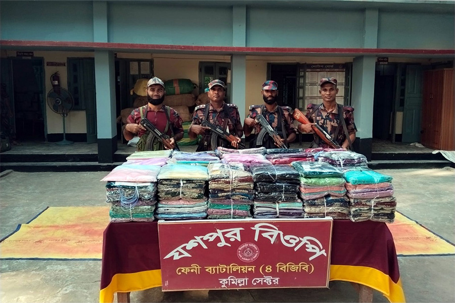 ফেনী সীমান্তে বিজিবির অভিযানে কোটি টাকার ভারতীয় মালামাল জব্দ