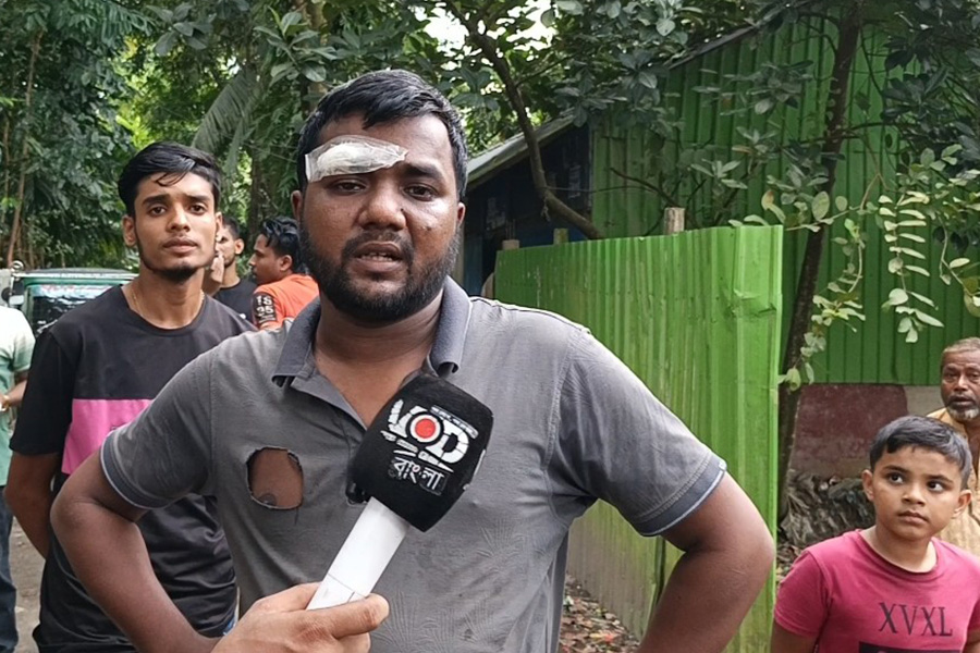 ফেনীর দাগনভুইয়ায় প্রবাসীর ওপর চাঁদাবাজদের অতর্কিত হামলা