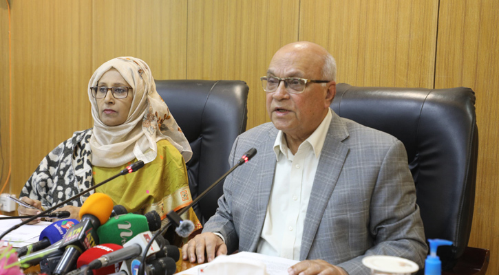 ভুয়া মুক্তিযোদ্ধাদের সনদ বাতিল করব: উপদেষ্টা