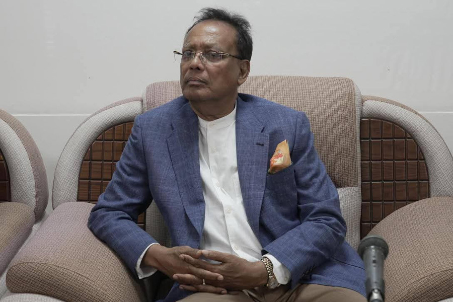 জ্বালানি সুবিধা না নেয়ার সিদ্ধান্ত মন্ত্রী ফকির মাহবুব আনামের