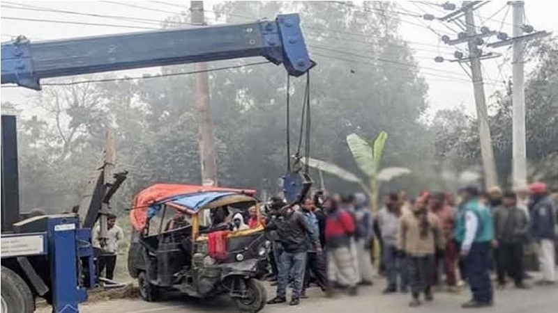 বাস-মাহিন্দ্রা মুখোমুখি সংঘর্ষে প্রাণ গেল ৫ জনের