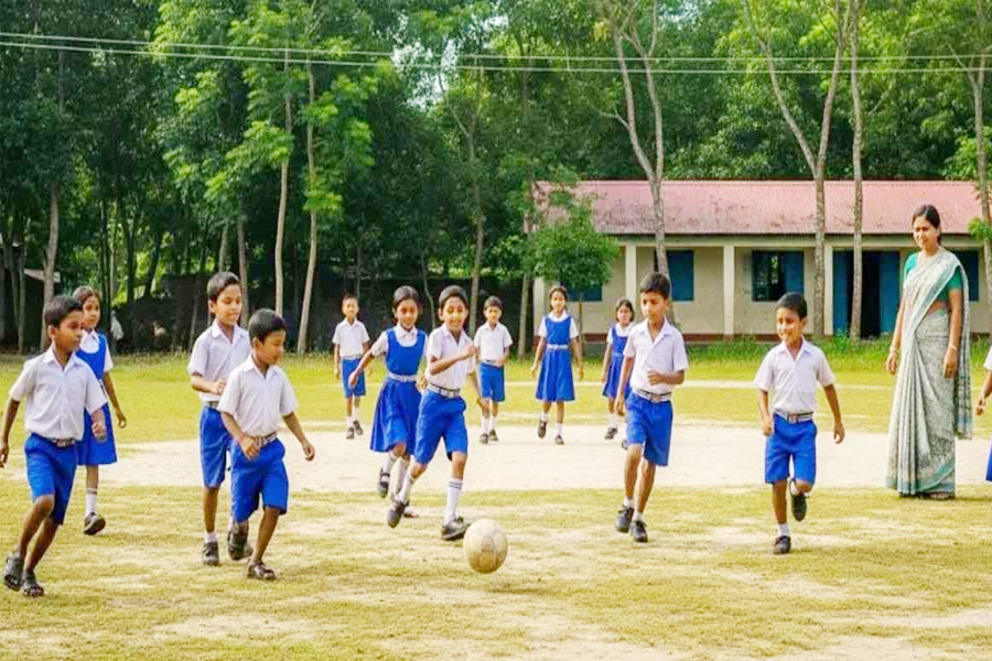 চতুর্থ শ্রেণি থেকেই শিক্ষার্থীদের জন্য খেলাধুলা বাধ্যতামূলক