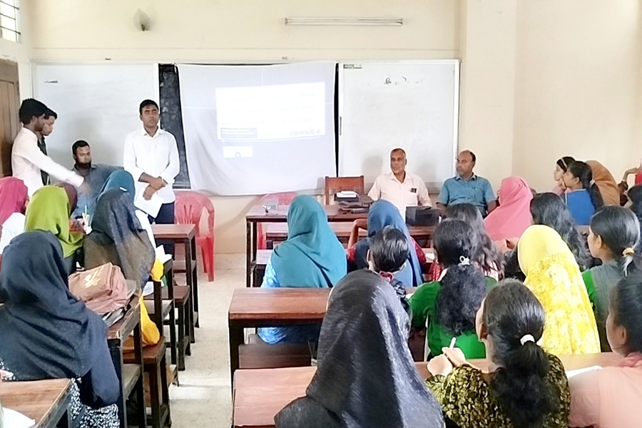 ফুলবাড়ীতে বাল্যবিবাহ প্রতিরোধে সমাবেশ অনুষ্ঠিত