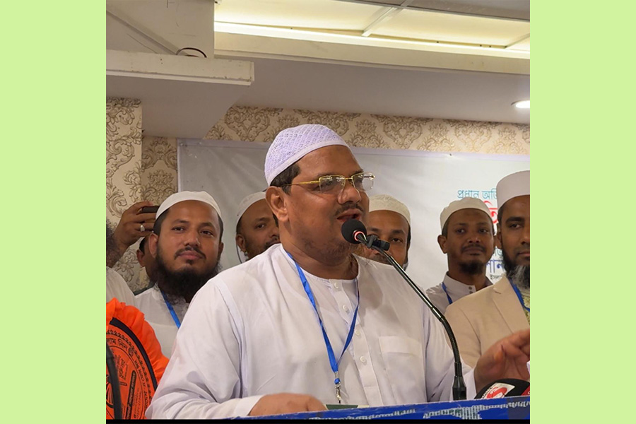 নির্বাচন আসলেই তারা দেশপ্রেমিক সাজে : চরমোনাই পীর