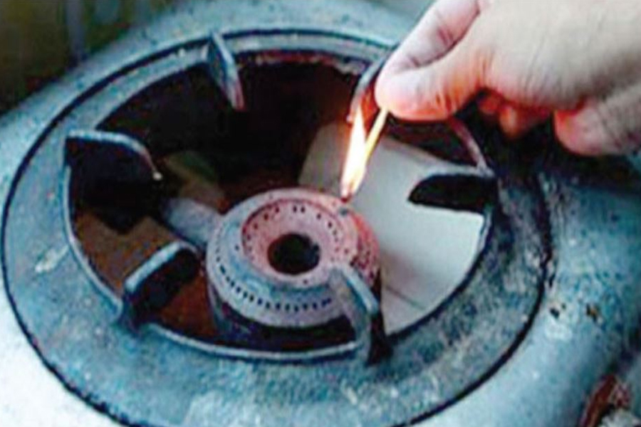 গ্যাসের তীব্র সংকট, বিপাকে রাজধানীবাসী