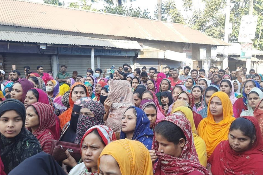 গাজীপুরে শ্রমিক বিক্ষোভ, কারখানা বন্ধ