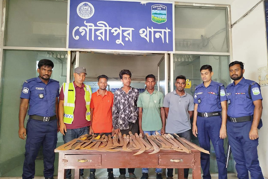 গৌরীপুরে যৌথ বাহিনীর অভিযানে দেশীয় অস্ত্র উদ্ধার, গ্রেপ্তার ৪