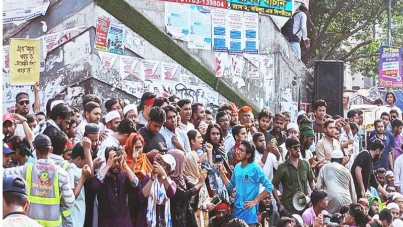 আন্দোলন চালিয়ে যাওয়ার আহ্বান হাসনাতের