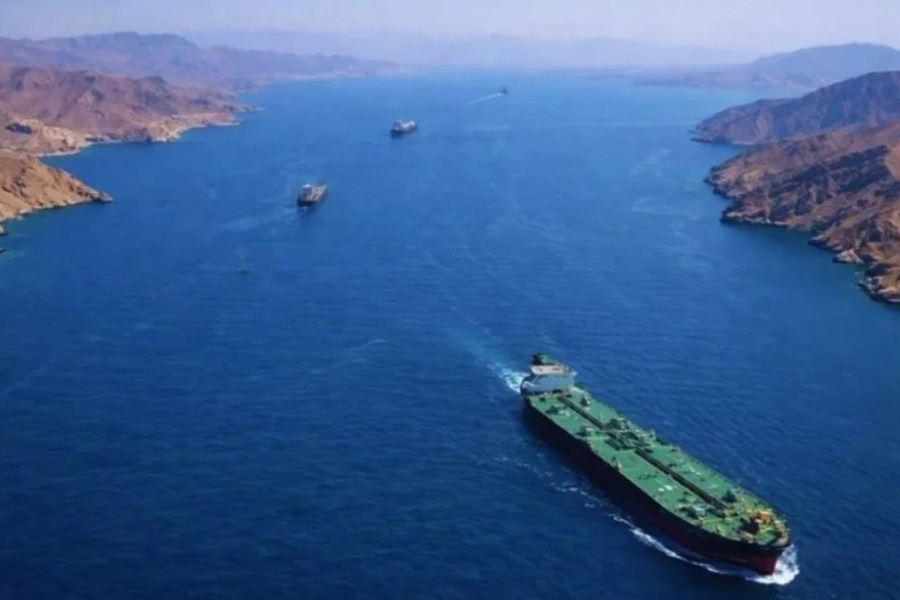 ক্ষুব্ধ ইরান বেঁধে দিল হরমুজের লিমিট