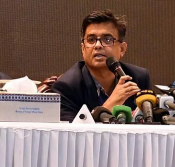 ট্রাম্পের টুইট নিয়ে প্রধান উপদেষ্টার প্রেস সচিব  লবিস্ট নিয়োগ দিয়ে হয়তো পোস্ট করানো হয়েছে