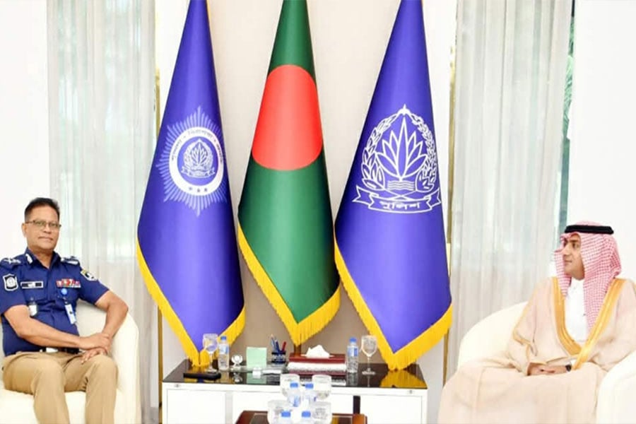 আইজিপির সঙ্গে সৌদি রাষ্ট্রদূতের সাক্ষাৎ
