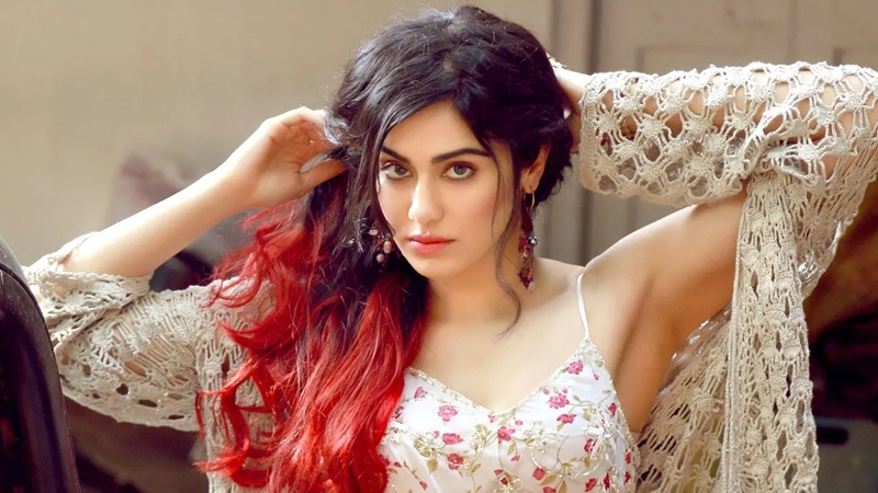 গুরুতর আহত বলিউড অভিনেত্রী আদাহ শর্মা