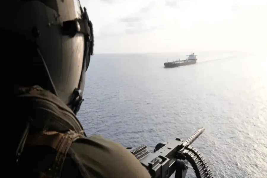 মার্কিন নৌ-অবরোধে স্থবির সমুদ্রবাণিজ্য, ফিরেছে ২৭ জাহাজ