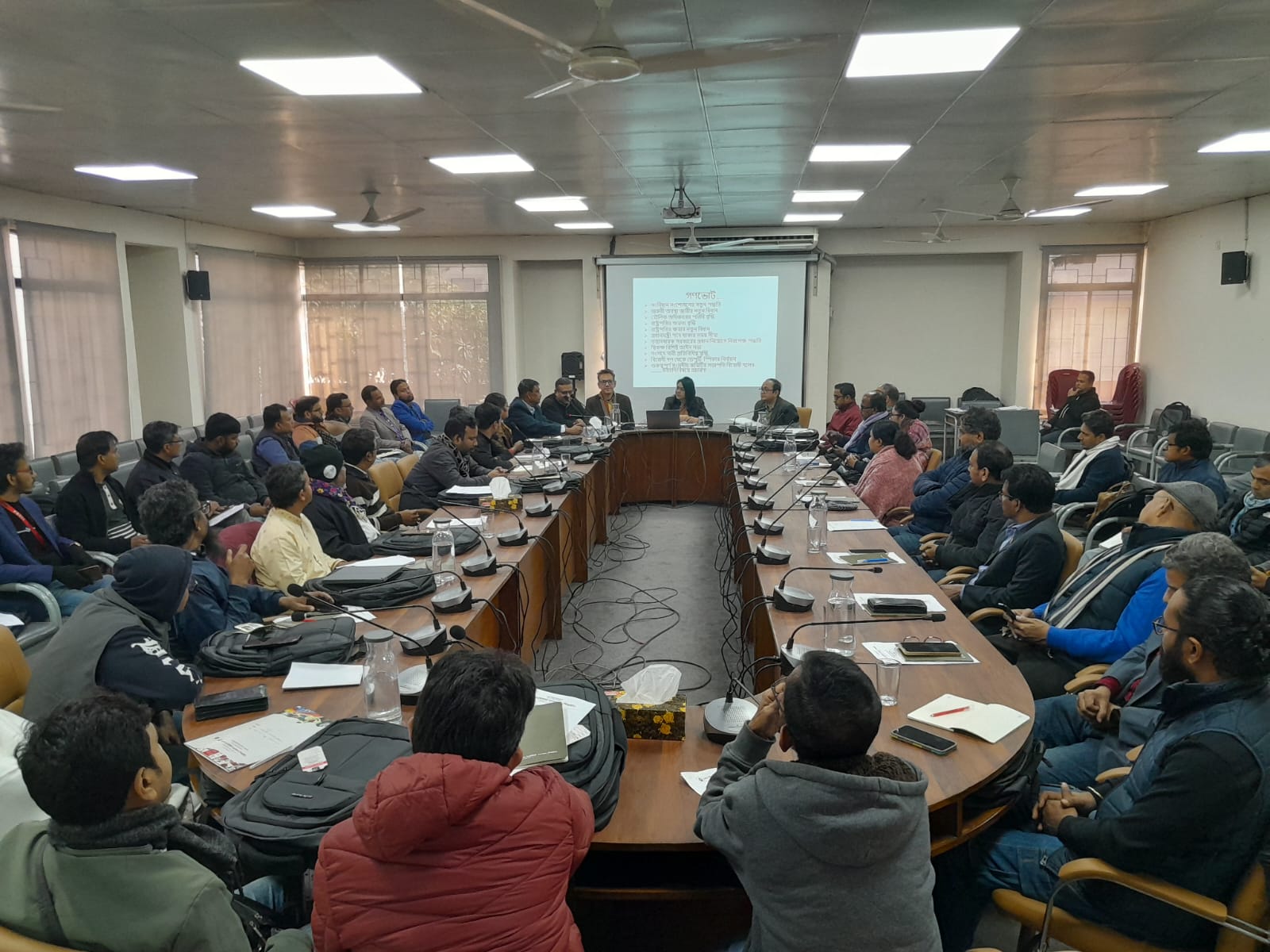 গণমাধ্যমকর্মীদের সহযোদ্ধা হিসেবে পাশে চায় সরকার