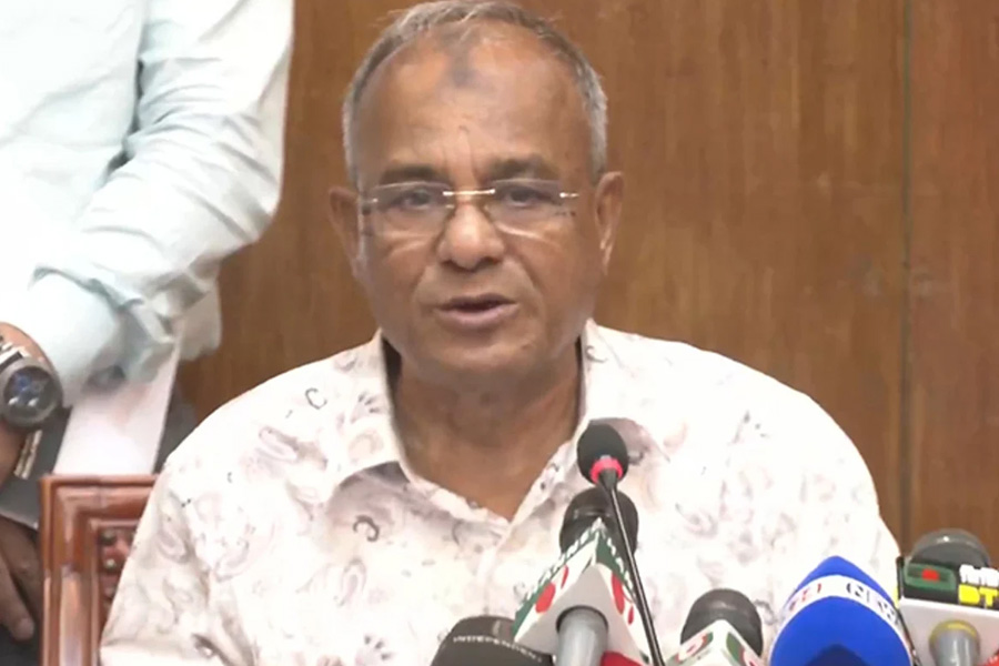 কাতার ও ইতালি সফরে গেলেন স্বরাষ্ট্র উপদেষ্টা