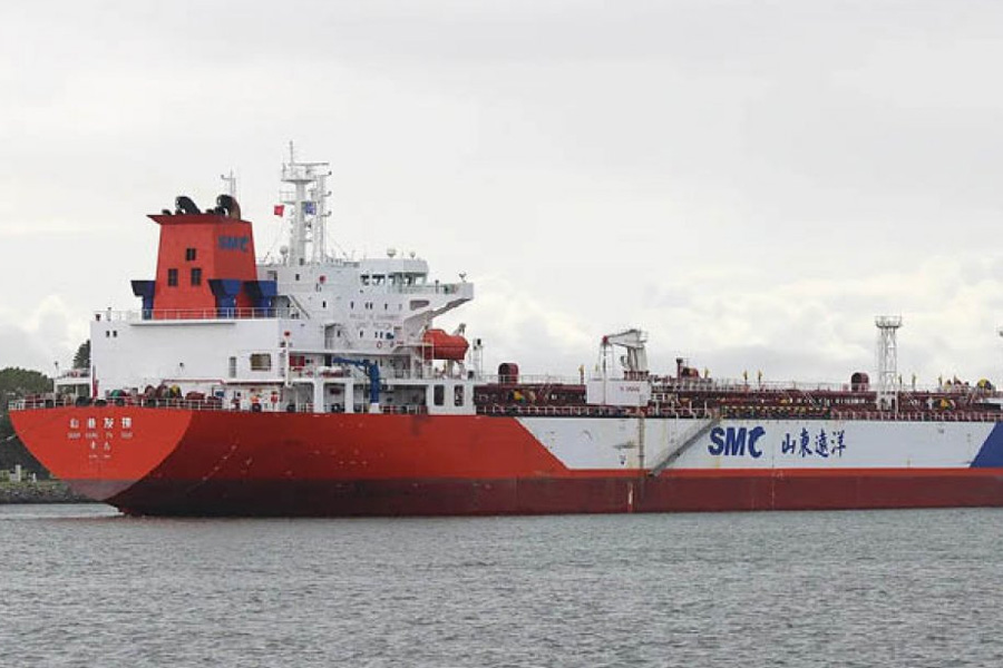 মালয়েশিয়া থেকে ৫১০০০ টন তেল নিয়ে আসছে আরও ২ জাহাজ