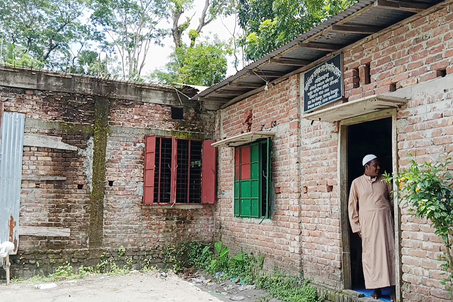 এতিমখানার টাকা আত্মসাতের অভিযোগ