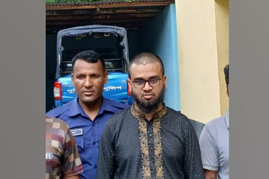 চেক জালিয়াতি মামলায় শিবিরের সাবেক সভাপতি গ্রেপ্তার