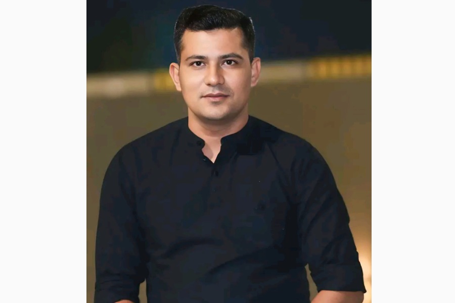 অসহায় বাবার পাশে ছাত্রদল নেতা তারিক