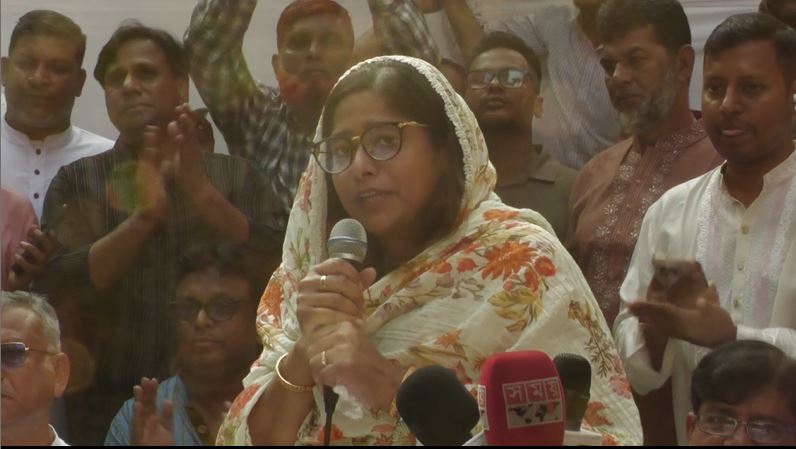 দেশ ছাড়তে বাধ্য হই: উষা